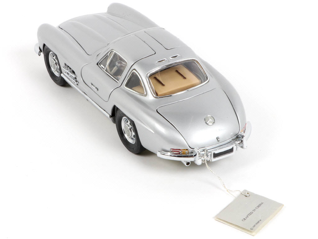 Lot 122 - FRANKLIN MINT (USA) (1)