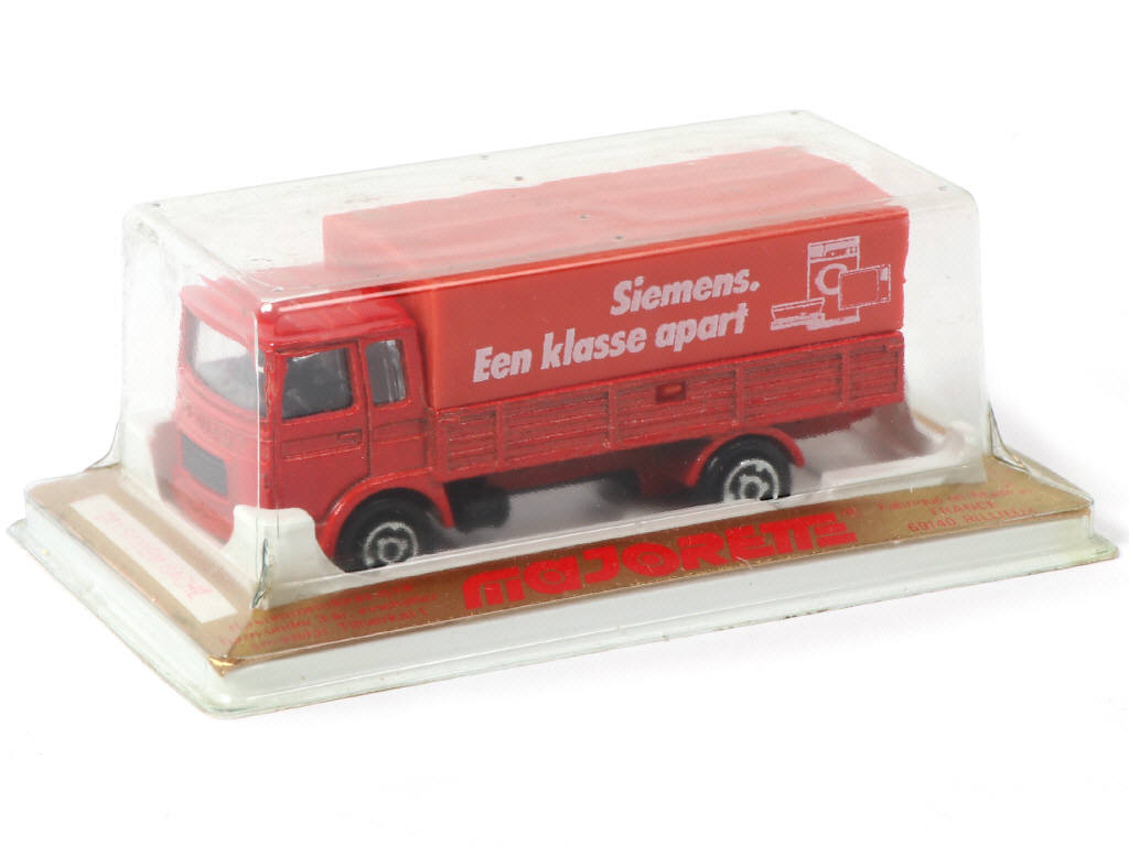 Lot 110 - MAJORETTE (FRANCE) (1)