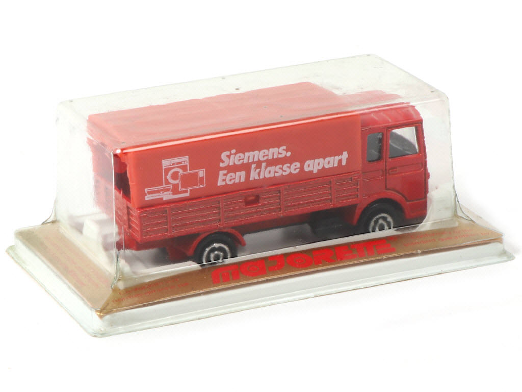 Lot 110 - MAJORETTE (FRANCE) (1)