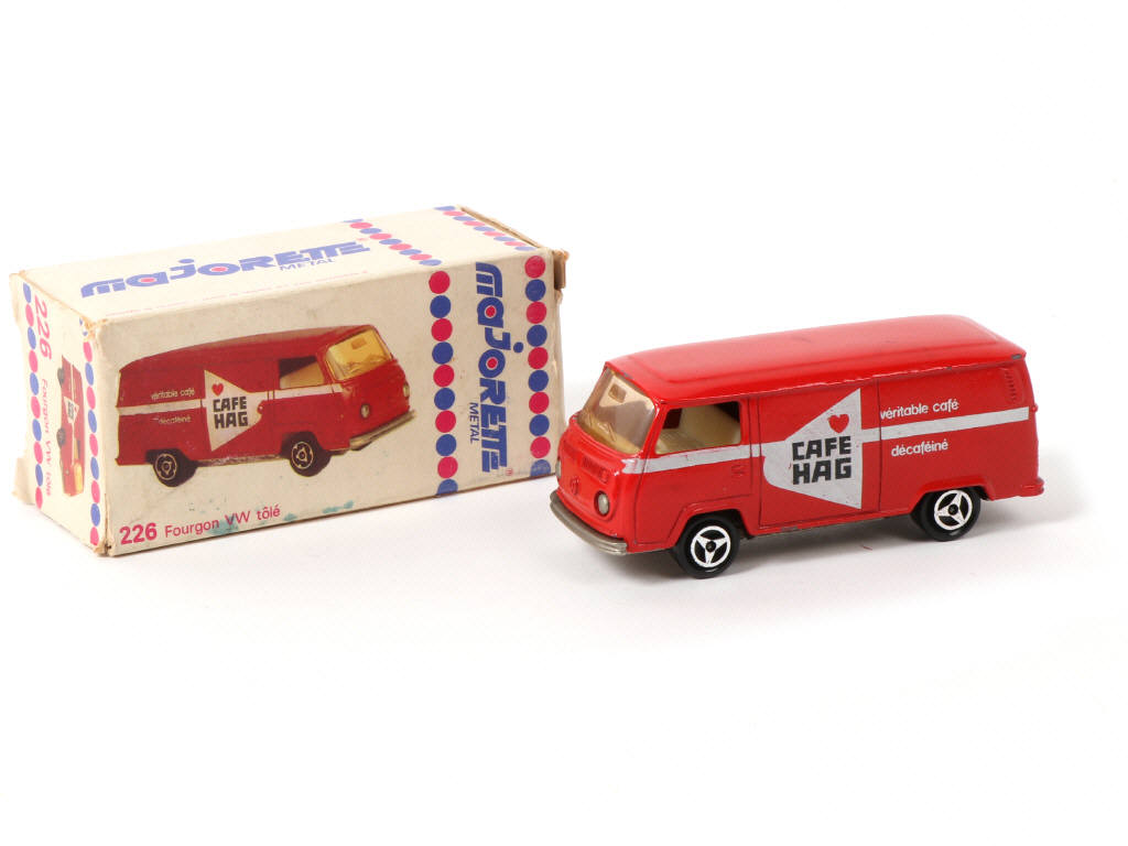 Lot 82 - MAJORETTE (FRANCE) (1)