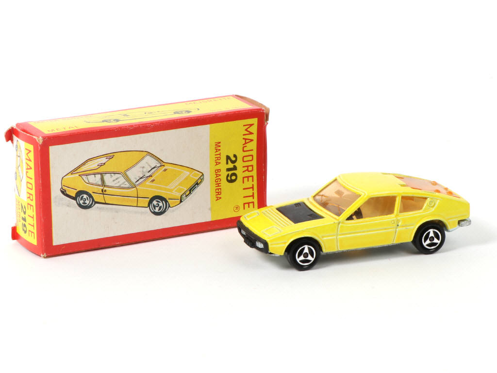 Lot 66 - MAJORETTE (FRANCE) (1)