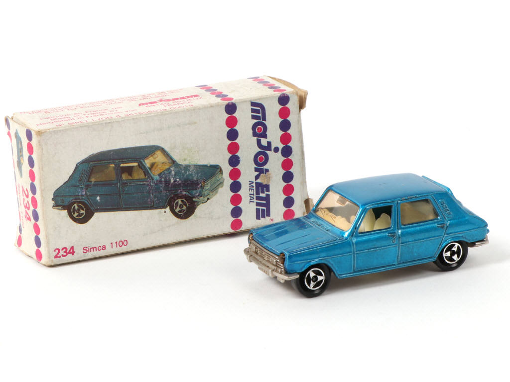 Lot 93 - MAJORETTE (FRANCE) (1)