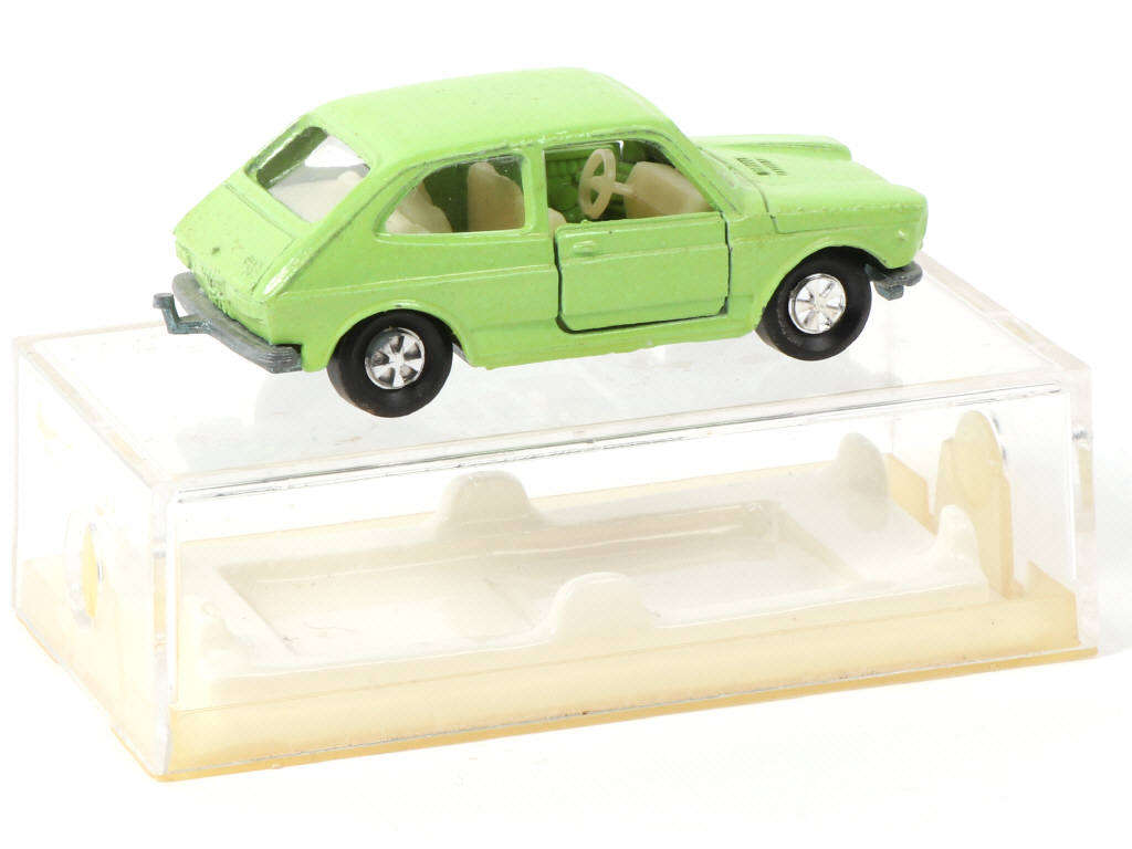 Lot 34 - MAJORETTE (FRANCE) (1)