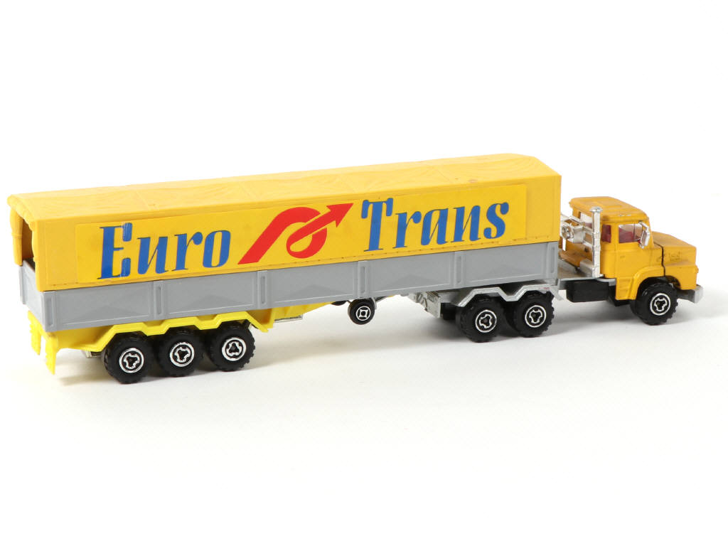 Lot 18 - MAJORETTE (FRANCE) (1)