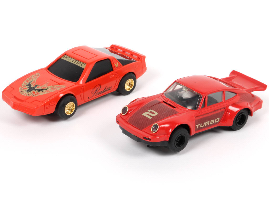 Lot 164 - SCALEXTRIC (GB) (2)