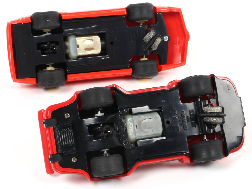 Lot 164 - SCALEXTRIC (GB) (2)