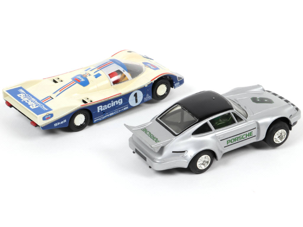 Lot 166 - SCALEXTRIC (GB) (2)