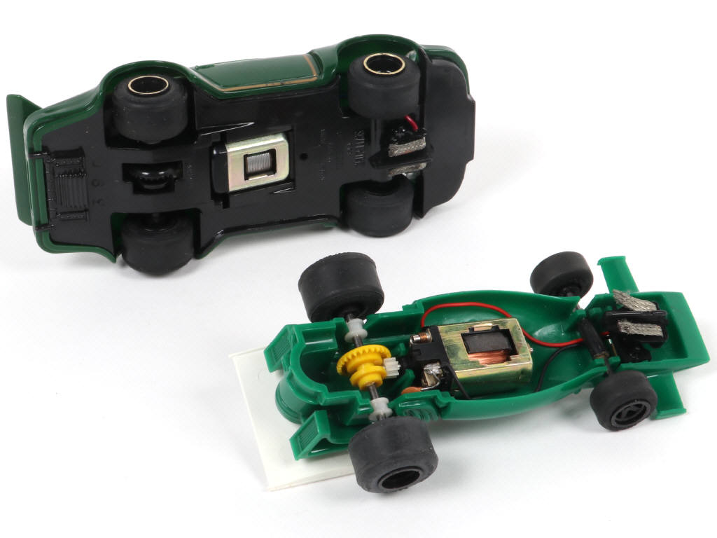 Lot 168 - SCALEXTRIC (GB) (2)