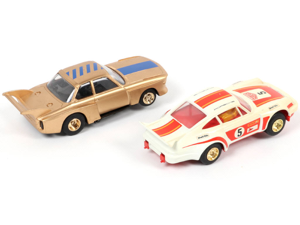 Lot 160 - SCALEXTRIC (GB) (2)