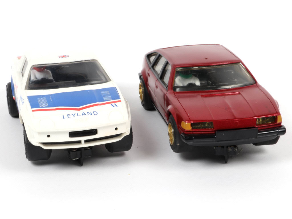 Lot 163 - SCALEXTRIC (GB) (2)