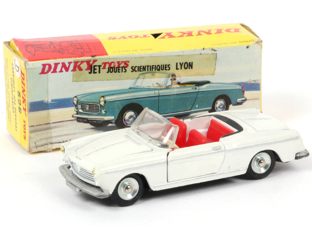 Lot 330 - DINKY TOYS (FRANCE) (1)