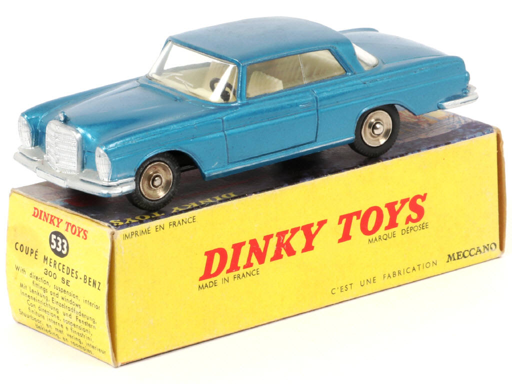 Lot 331 - DINKY TOYS (FRANCE) (1)