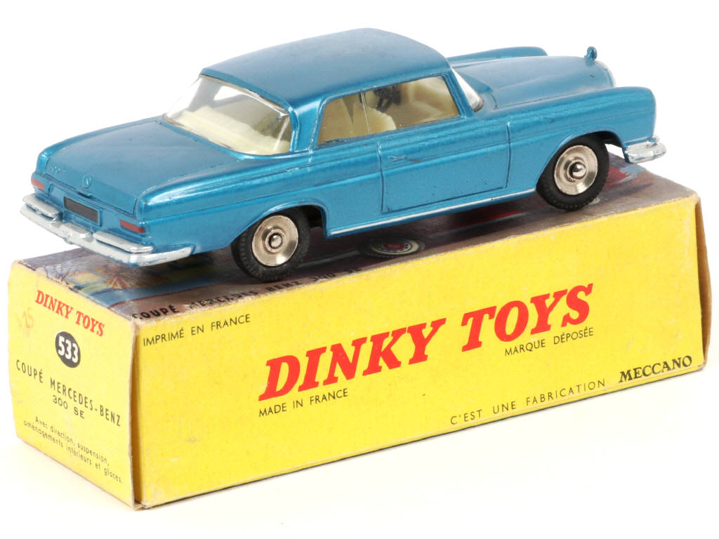 Lot 331 - DINKY TOYS (FRANCE) (1)
