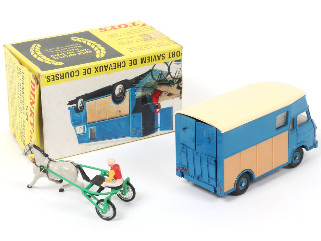 Lot 362 - DINKY TOYS (FRANCE) (1)
