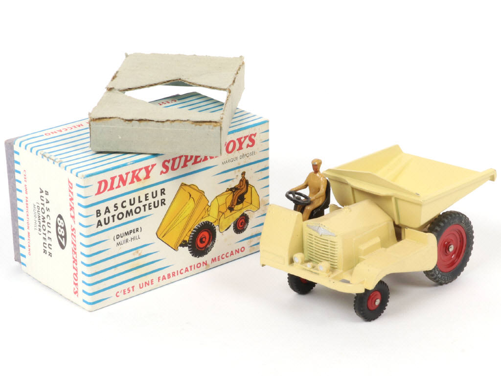 Lot 389 - DINKY TOYS (FRANCE) (1)