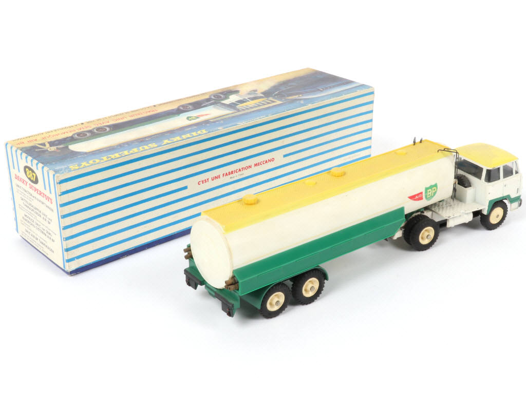 Lot 380 - DINKY TOYS (FRANCE) (1)