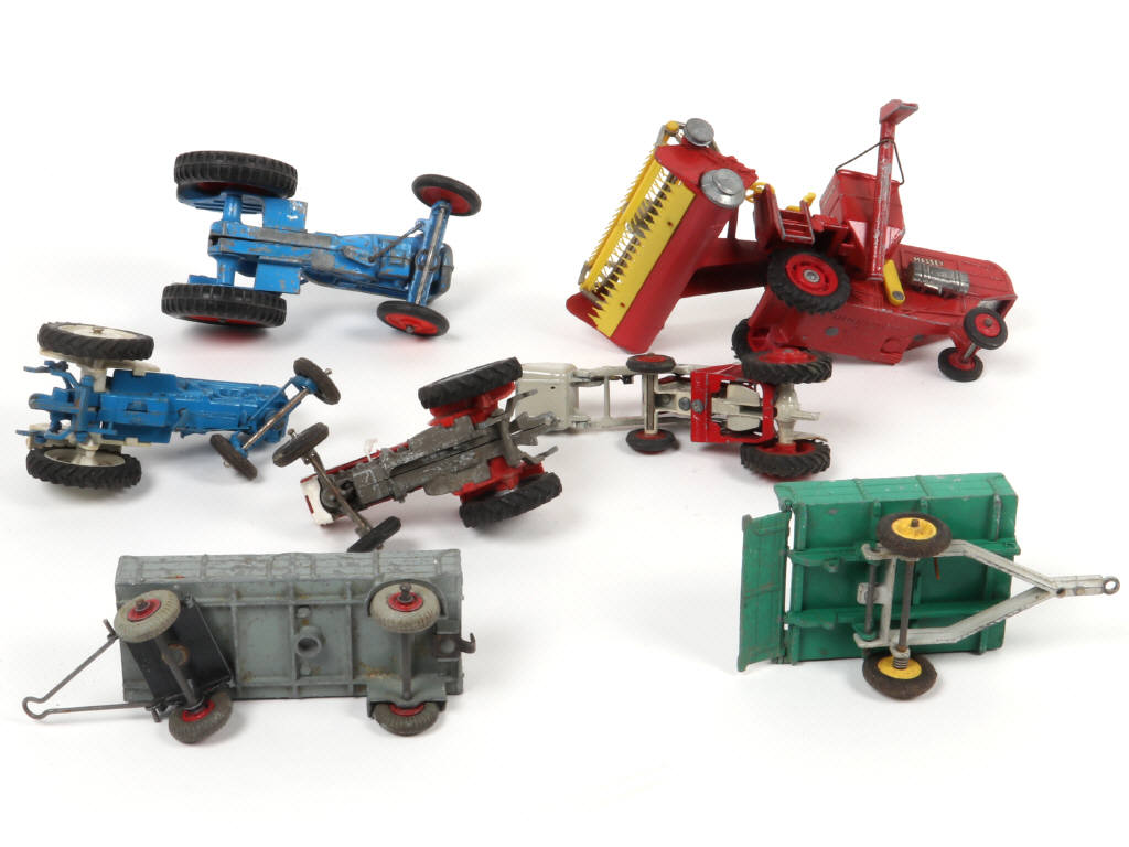 Lot 37 - DIVERS (GB) (7)