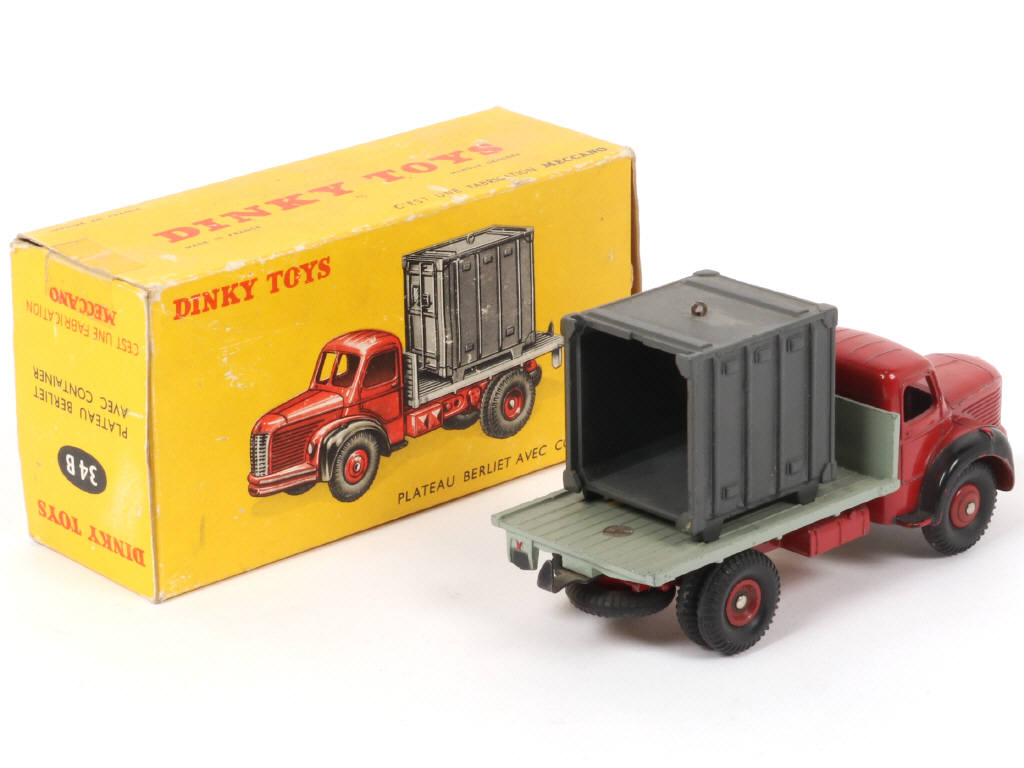 Lot 368 - DINKY TOYS (FRANCE) (1)