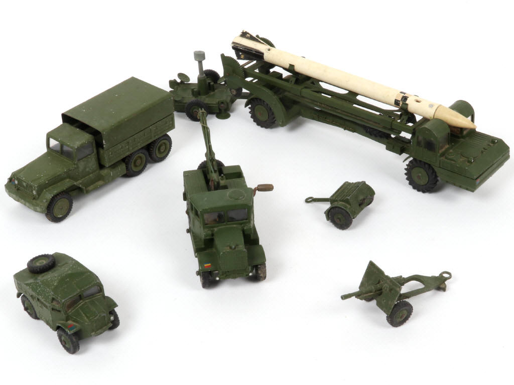 Lot 275 - DINKY TOYS (GB) (7)