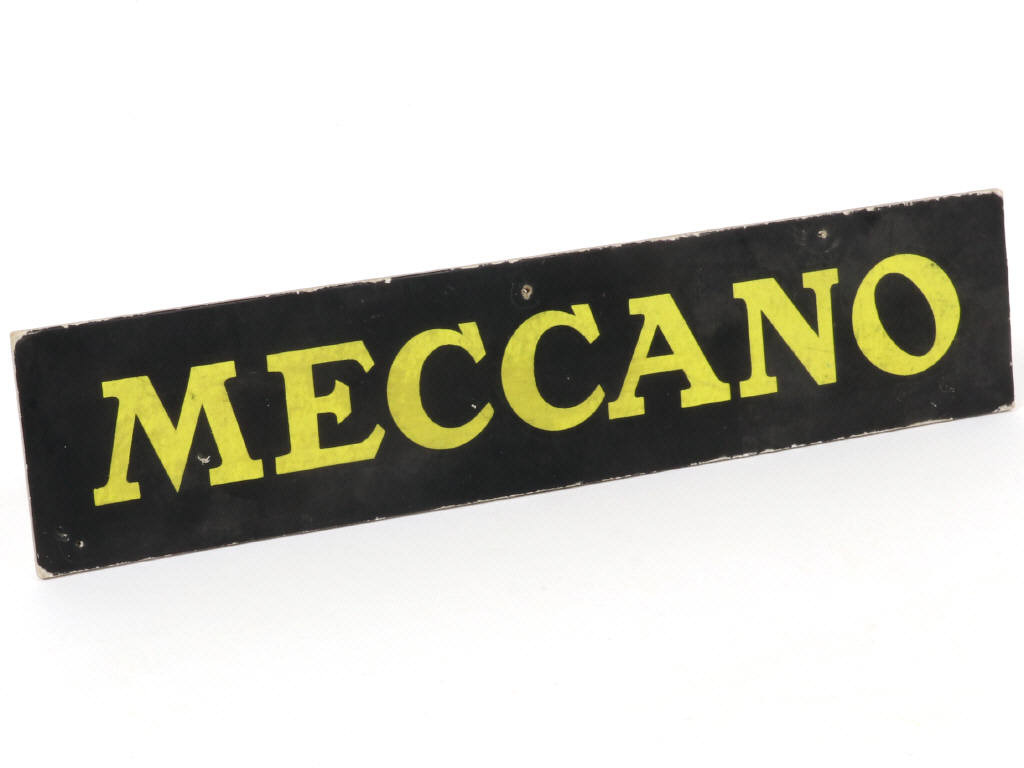 Lot 134 - MECCANO (1)