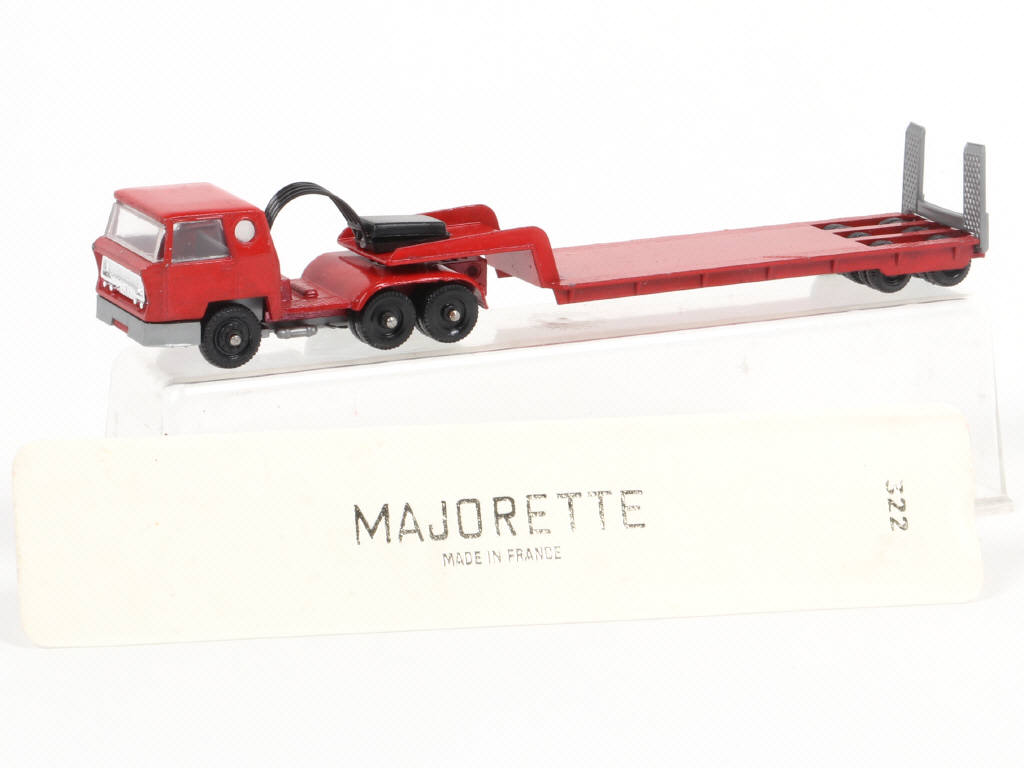 Lot 36 - MAJORETTE (FRANCE) (1)