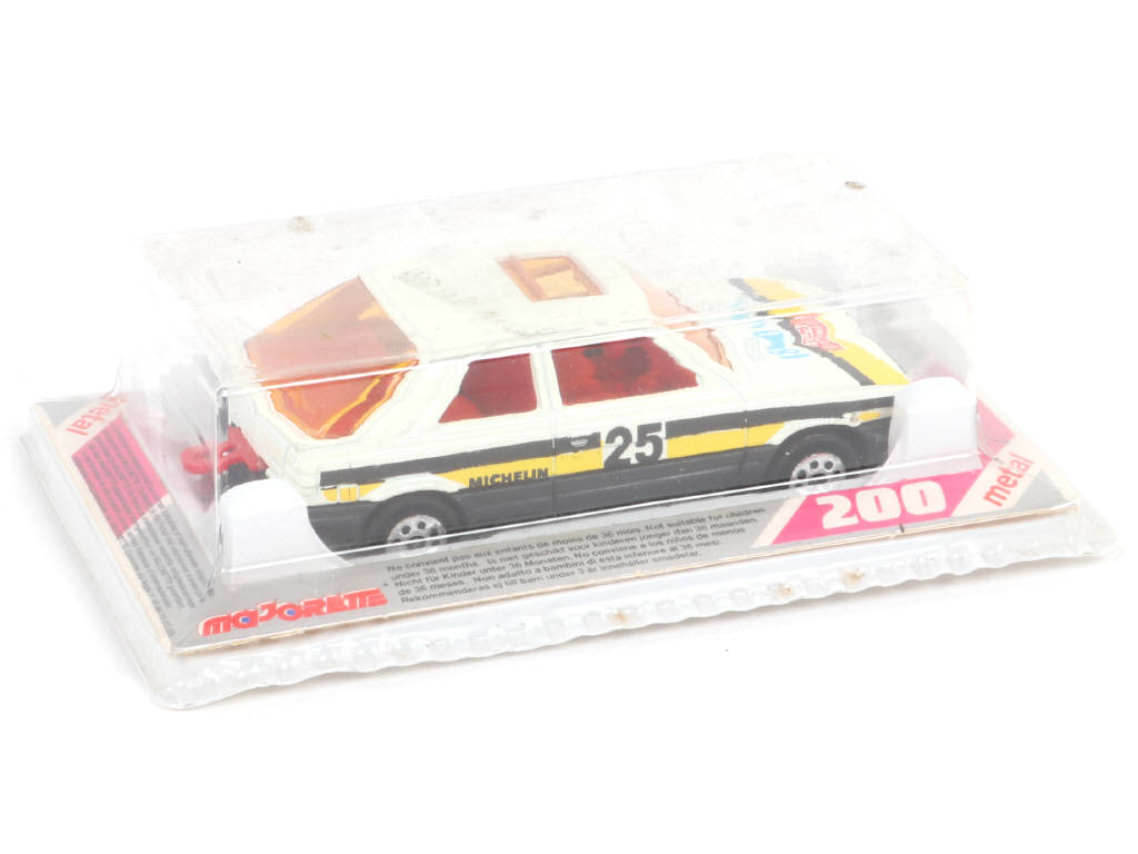 Lot 113 - MAJORETTE (FRANCE) (1)