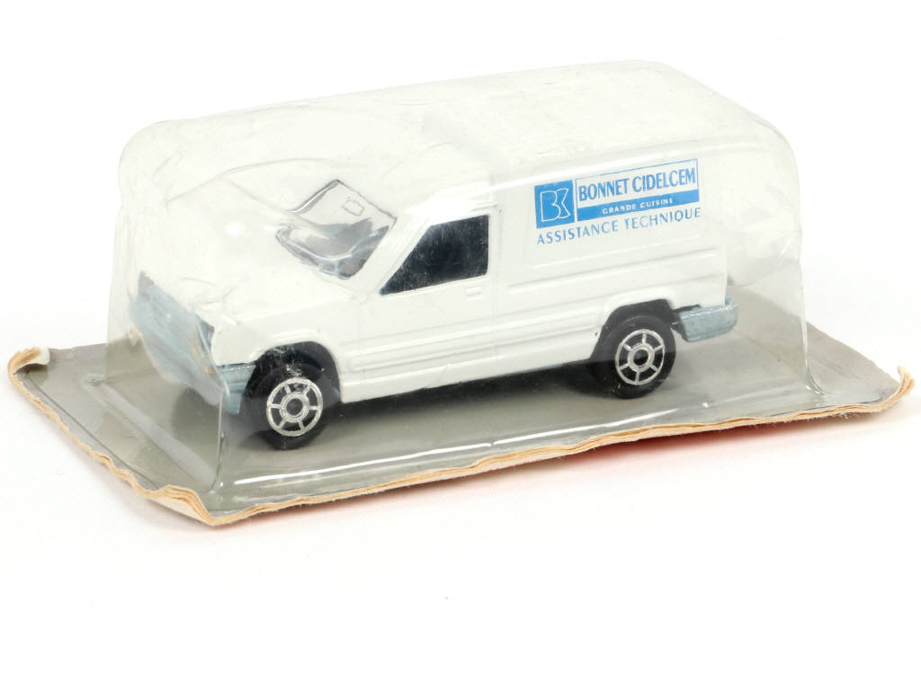 Lot 121 - MAJORETTE (FRANCE) (1)