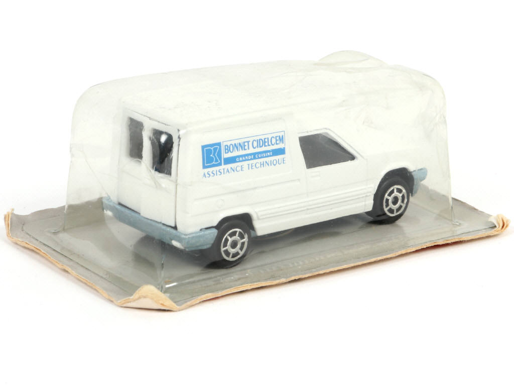 Lot 121 - MAJORETTE (FRANCE) (1)