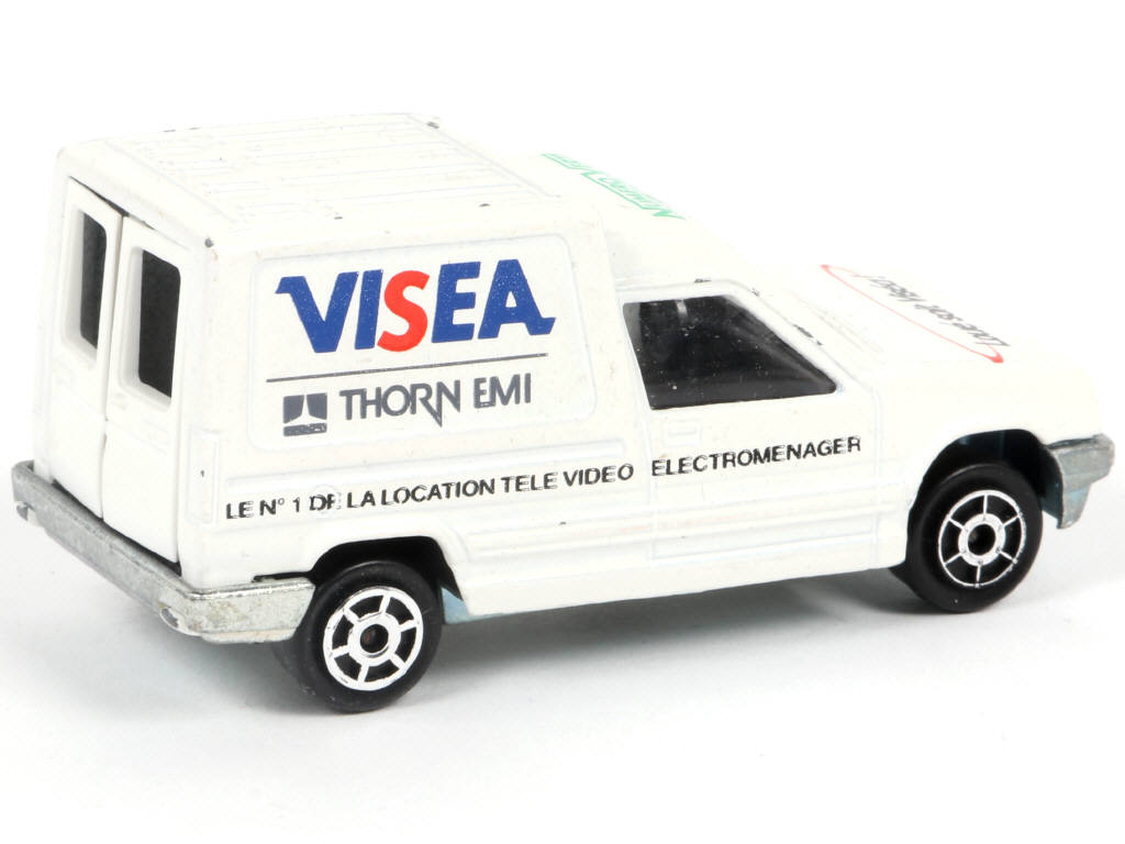 Lot 122 - MAJORETTE (FRANCE) (1)