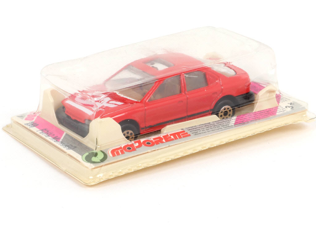 Lot 123 - MAJORETTE (FRANCE) (1)