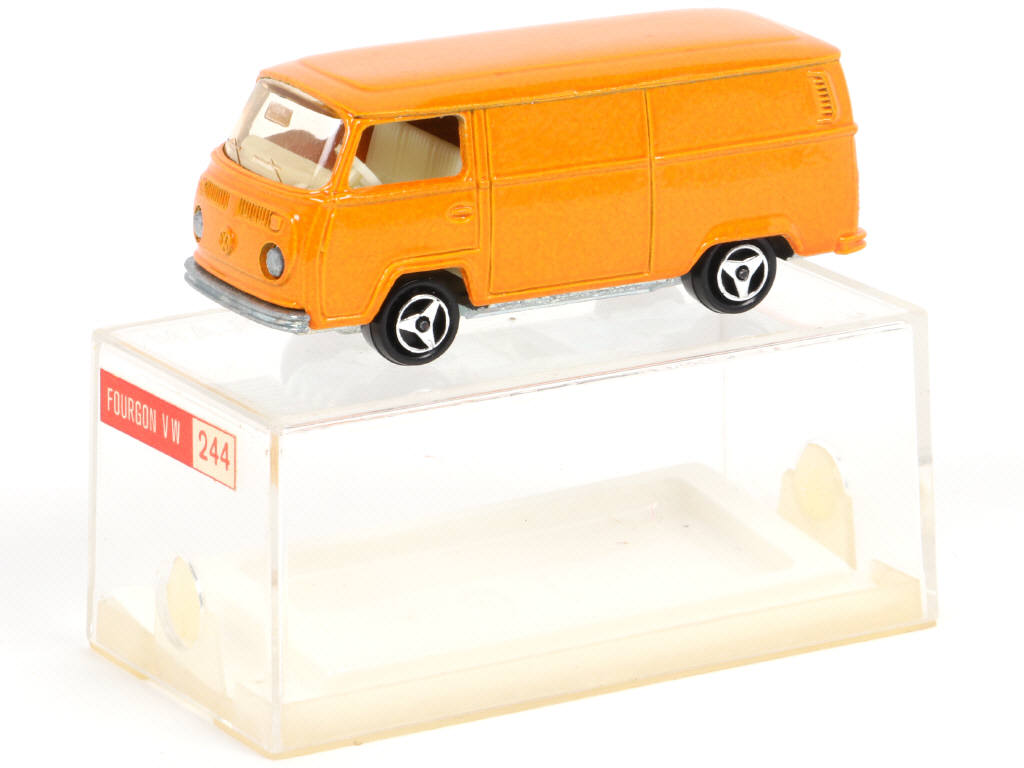 Lot 147 - MAJORETTE (FRANCE) (1)