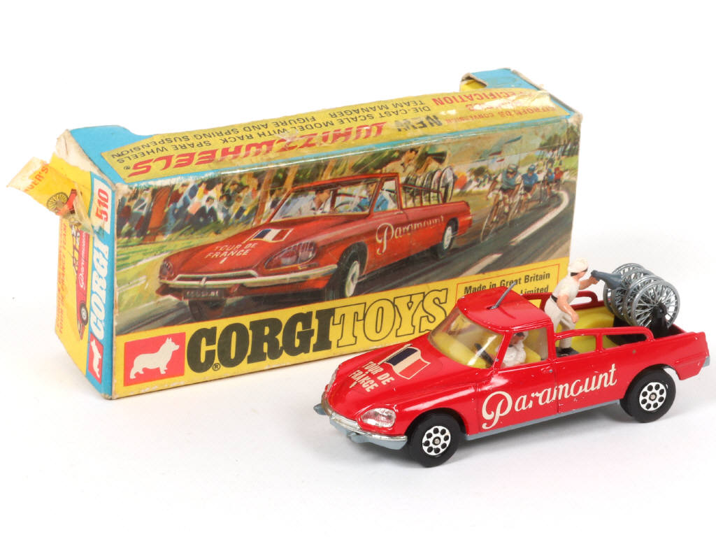 Lot 230 - CORGI TOYS (GB) (1)