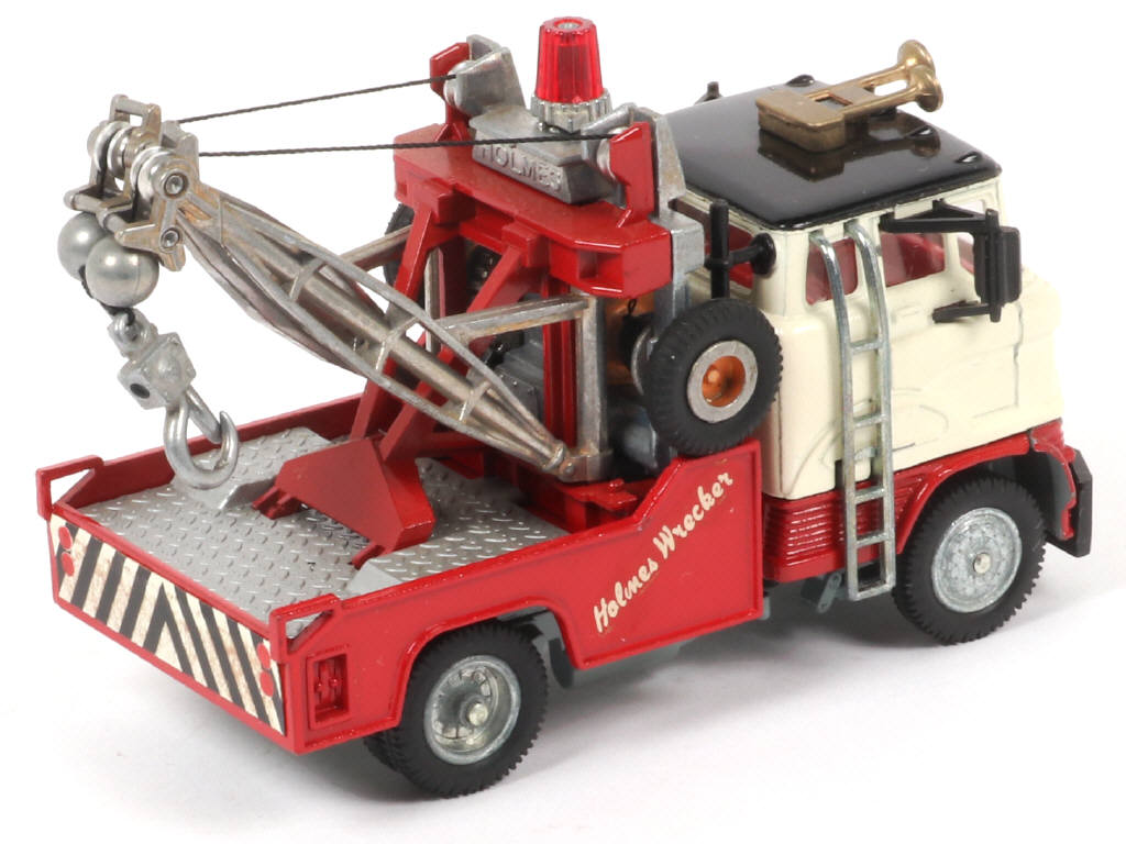 Lot 229 - CORGI TOYS (GB) (1)