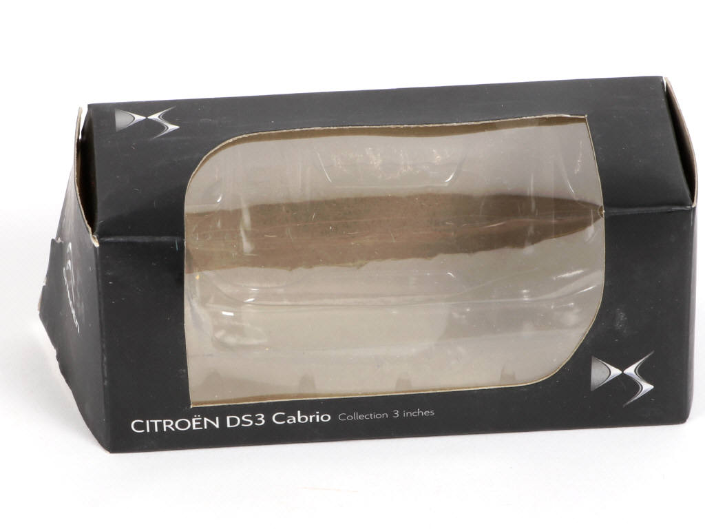 Lot 120 - DIVERS (16)