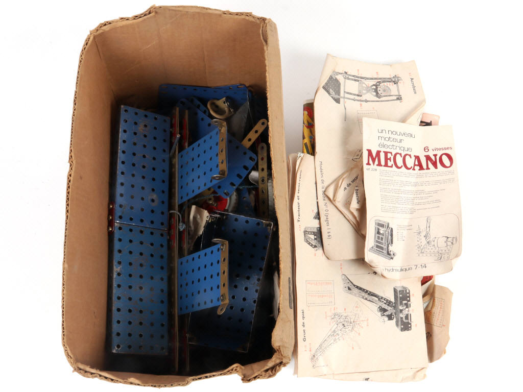 Lot 71 - DIVERS (4)
