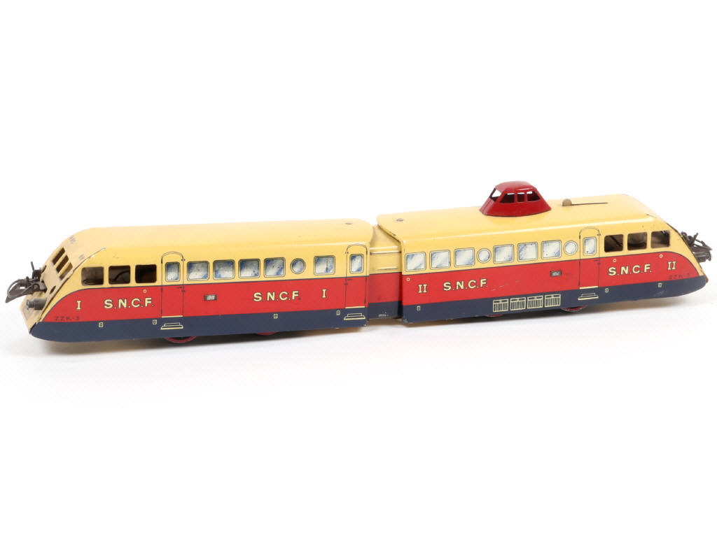 Lot 51 - HORNBY 'O' (FRANCE) (1)