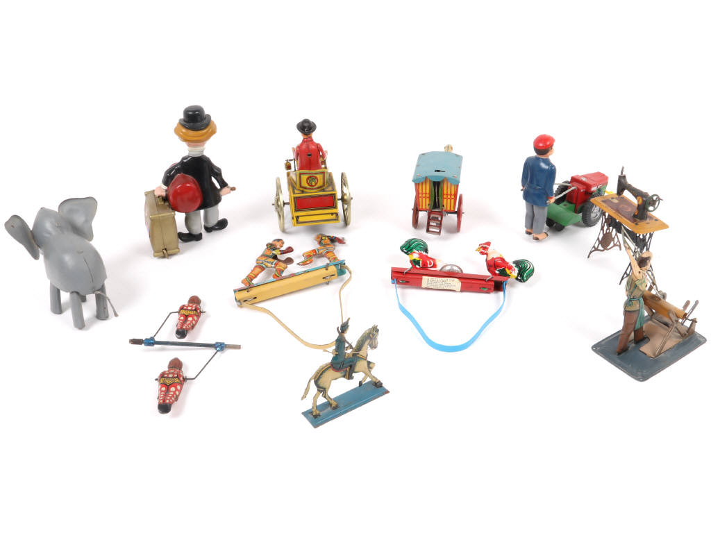 Lot 38 - DIVERS (11)