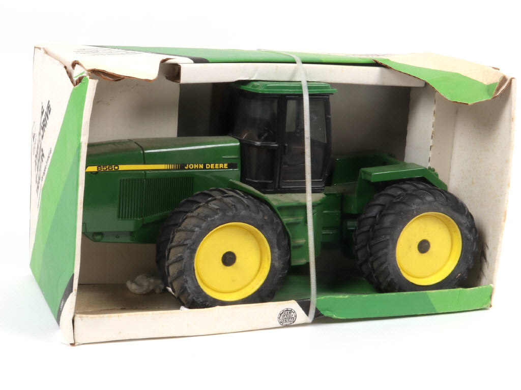 Lot 85 - ERTL (USA) (1)