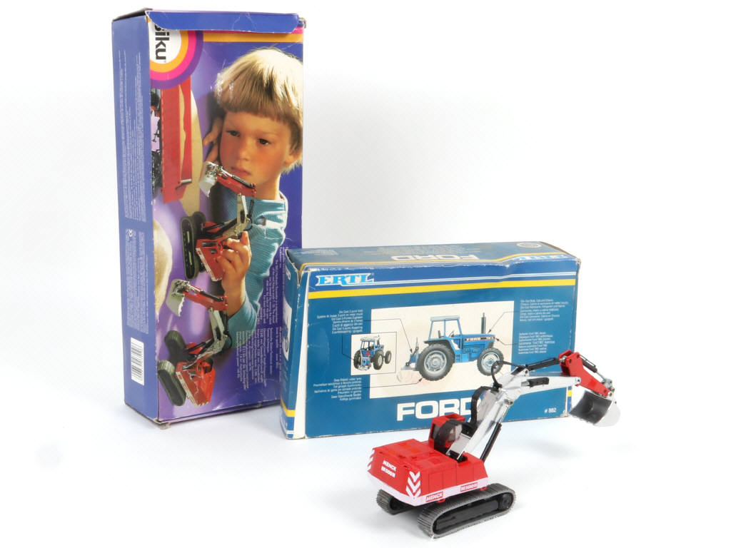 Lot 87 - ERTL (USA) (2)