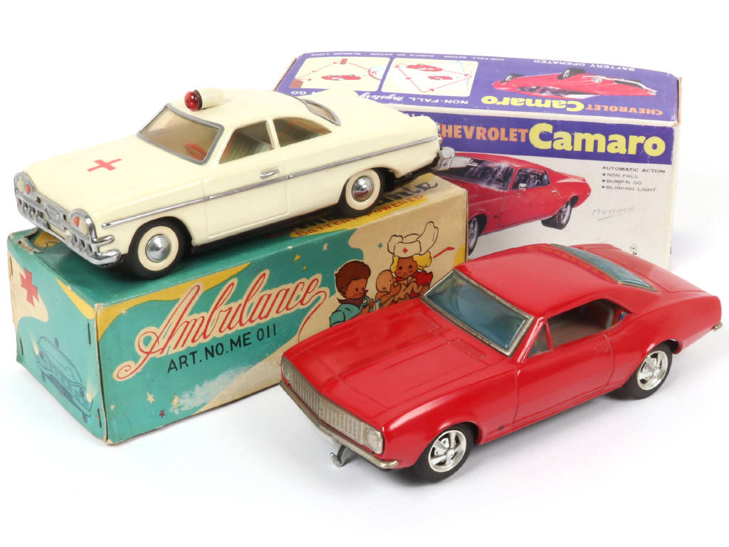 Lot 129 - DIVERS (2)