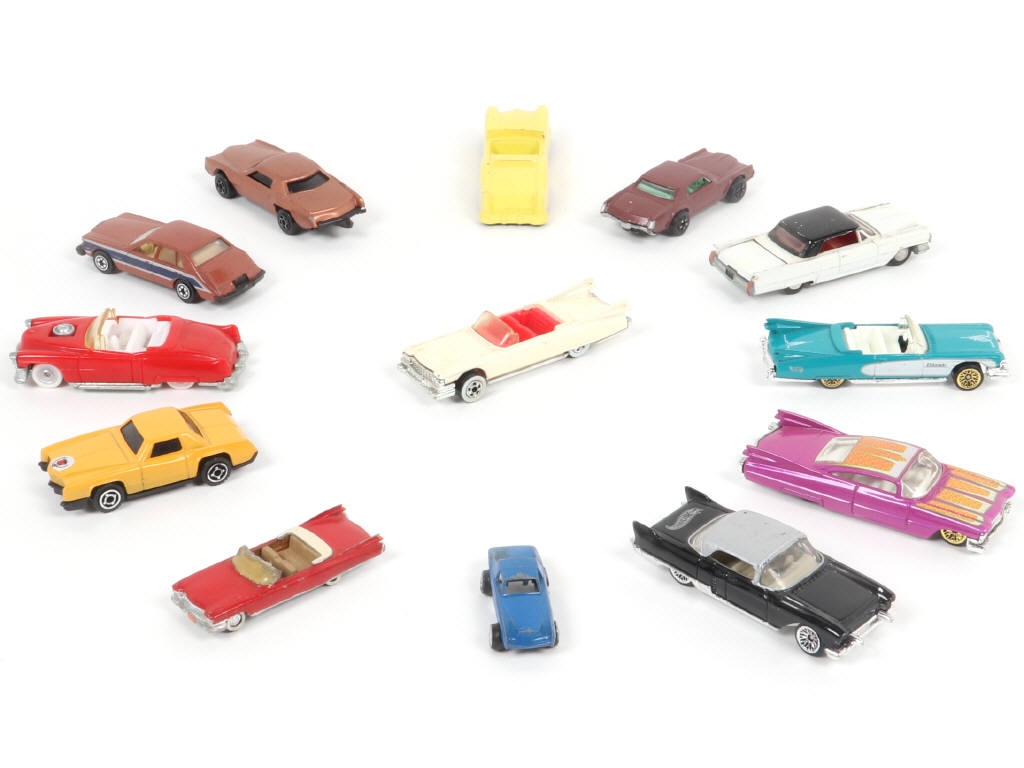 Lot 68 - DIVERS (13)