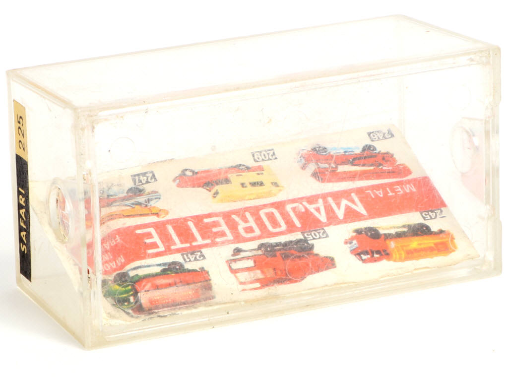 Lot 37 - MAJORETTE (FRANCE) (1)