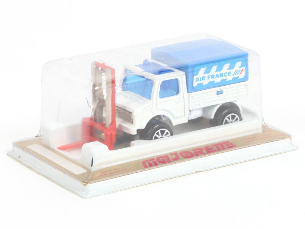 Lot 68 - MAJORETTE (FRANCE) (1)