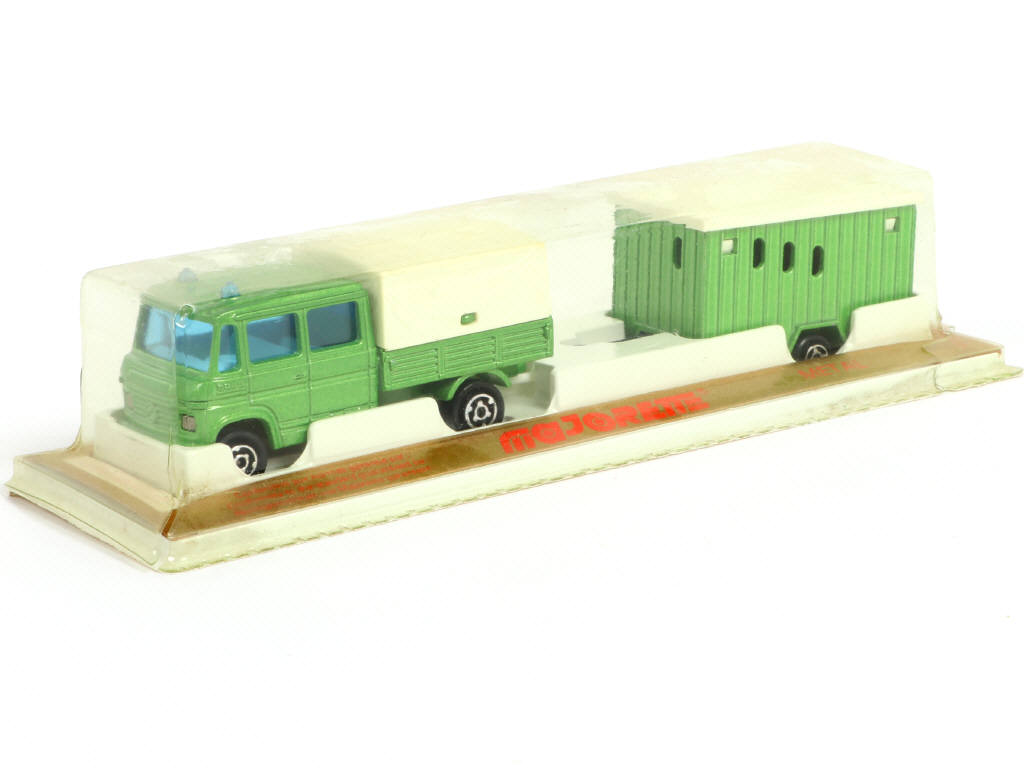 Lot 70 - MAJORETTE (FRANCE) (1)