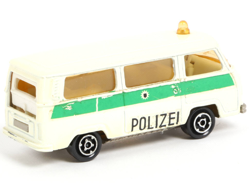 Lot 83 - MAJORETTE (FRANCE) (1)