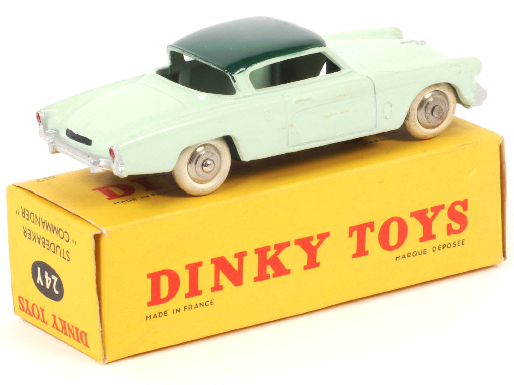 Lot 332 - DINKY TOYS (FRANCE) (1)