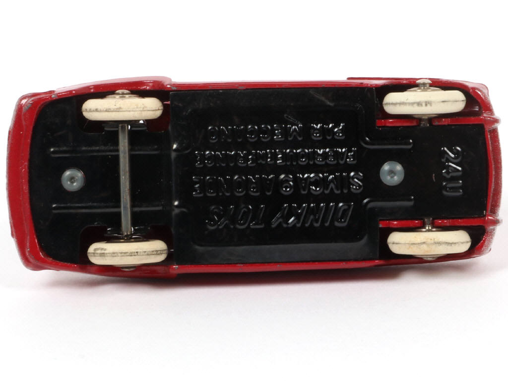 Lot 319 - DINKY TOYS (FRANCE) (1)