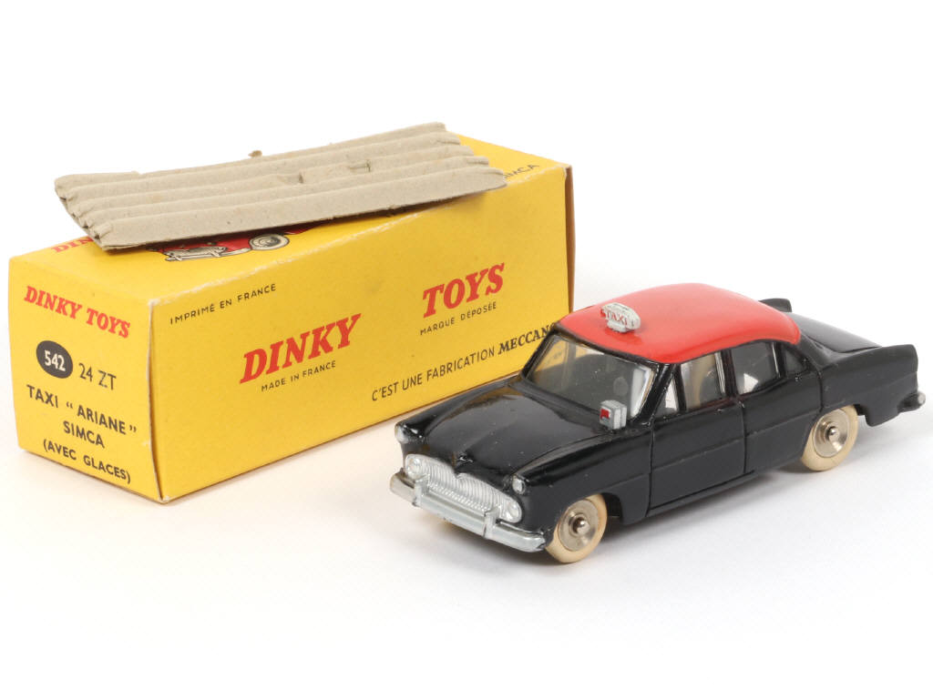 Lot 341 - DINKY TOYS (FRANCE) (1)