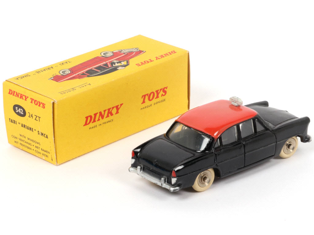 Lot 341 - DINKY TOYS (FRANCE) (1)