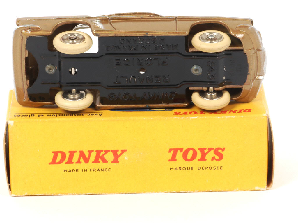Lot 334 - DINKY TOYS (FRANCE) (1)